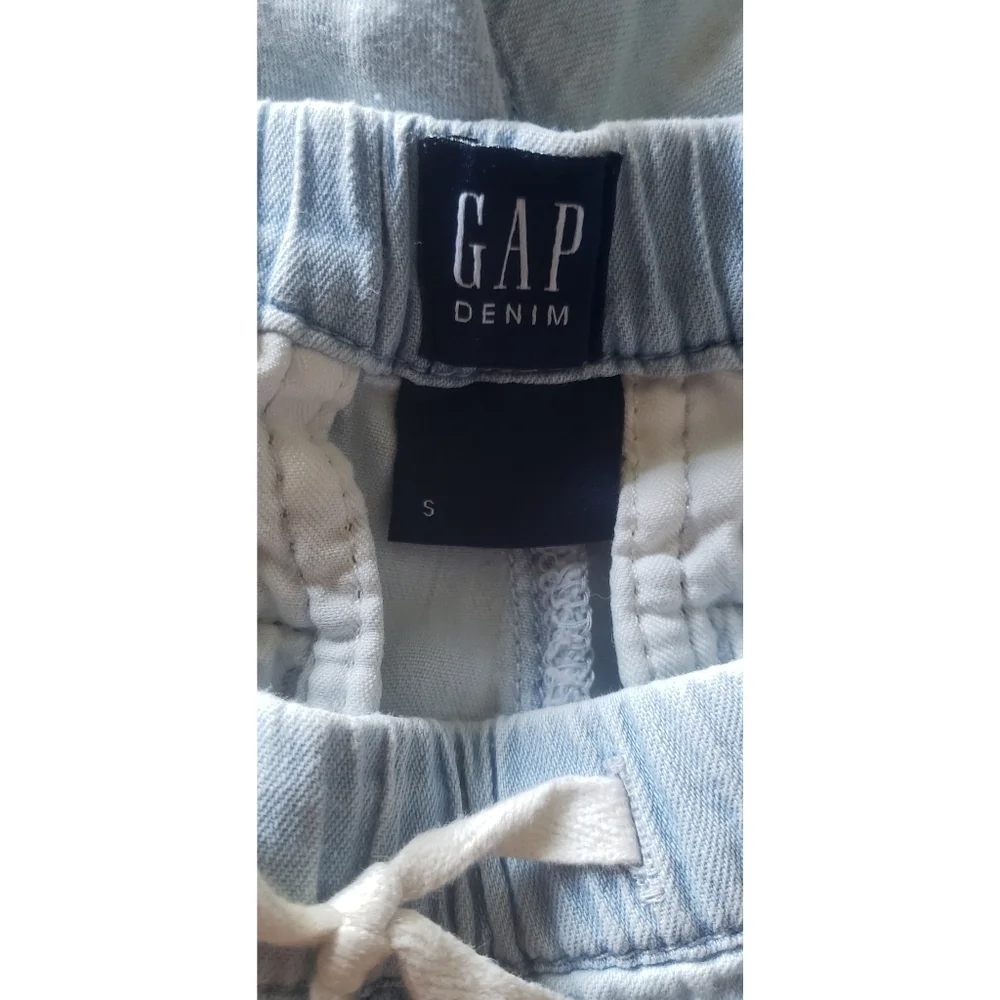 2/$5 Gap Girls chambray shorts